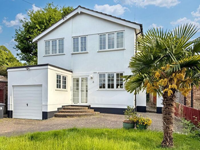 4 Bedroom Detached House For Sale In Warren Road, Orpington, BR6