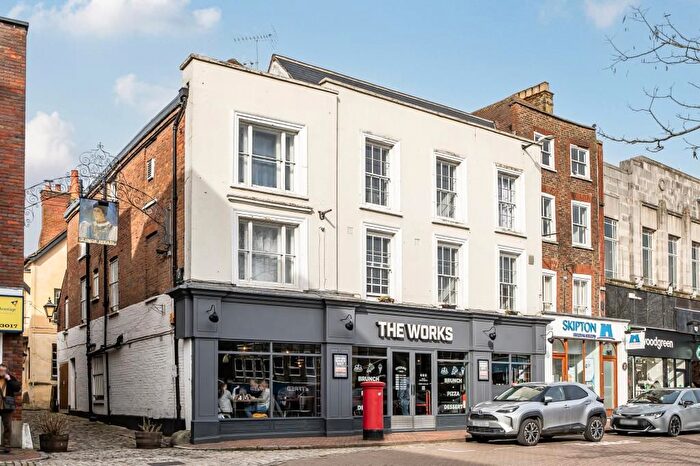 1 Bedroom Flat To Rent In Market Square, Aylesbury, HP20