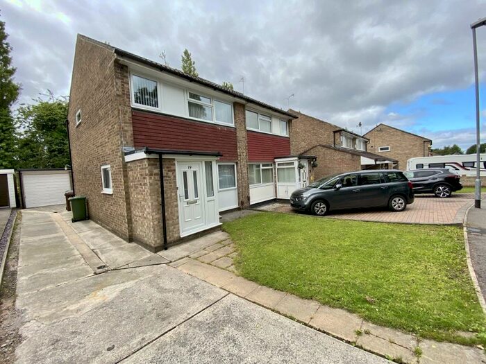 3 Bedroom House To Rent In Turnberry Drive, Leeds, LS17