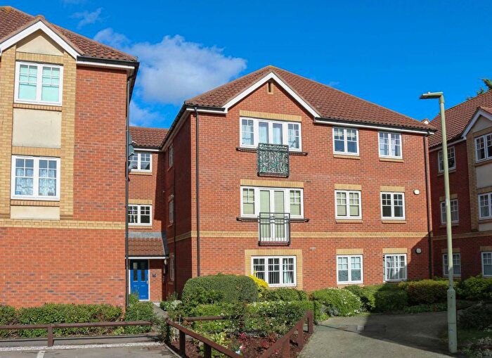 2 Bedroom Flat To Rent In Little Field, Oxford, OX4