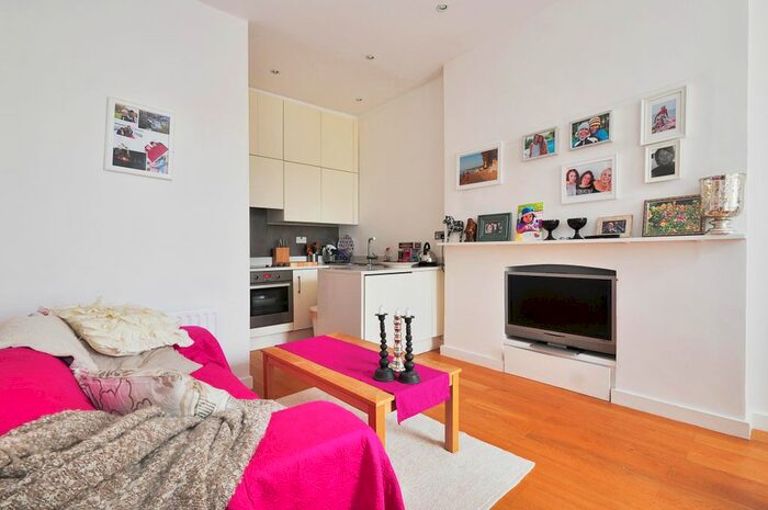 1 Bedroom Flat To Rent In Clanricarde Gardens, London, W2