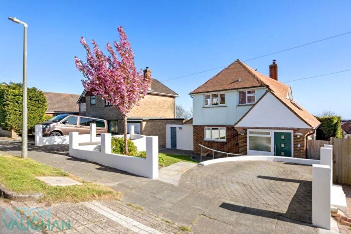 3 Bedroom Detached House For Sale In Balsdean Road, Brighton, BN2