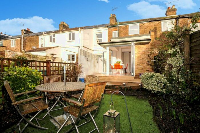 2 Bedroom Terraced House To Rent In Albert Street, Windsor, SL4