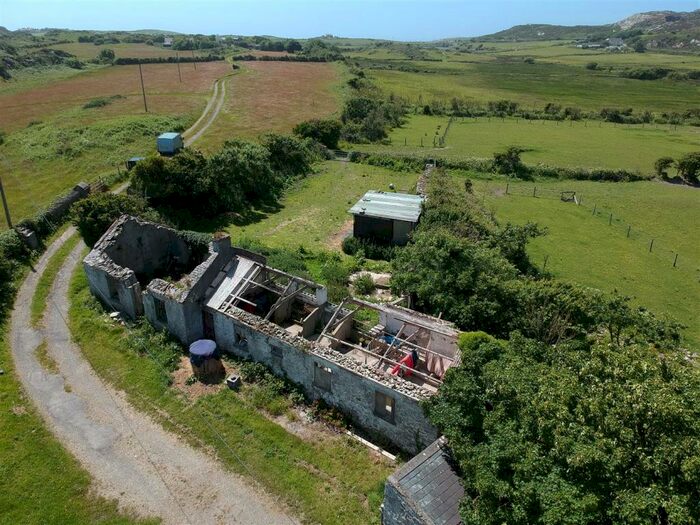 Detached House For Sale In Holyhead, LL65