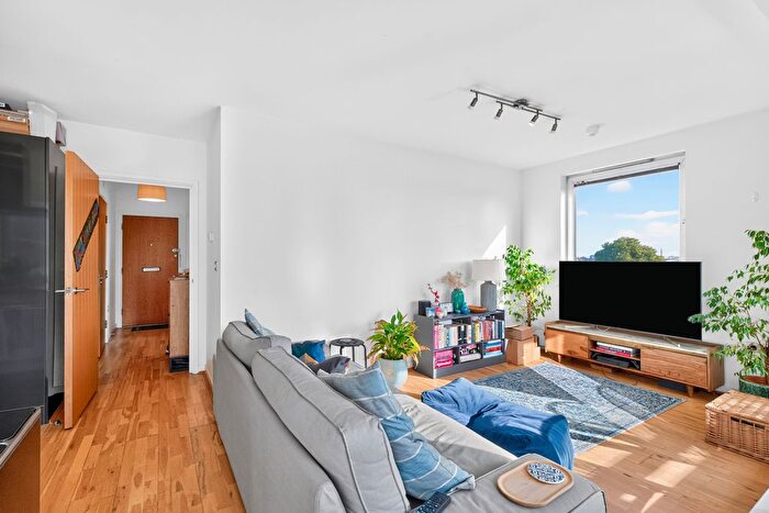 2 Bedroom Flat To Rent In Provost Street, Shoreditch, London, N1