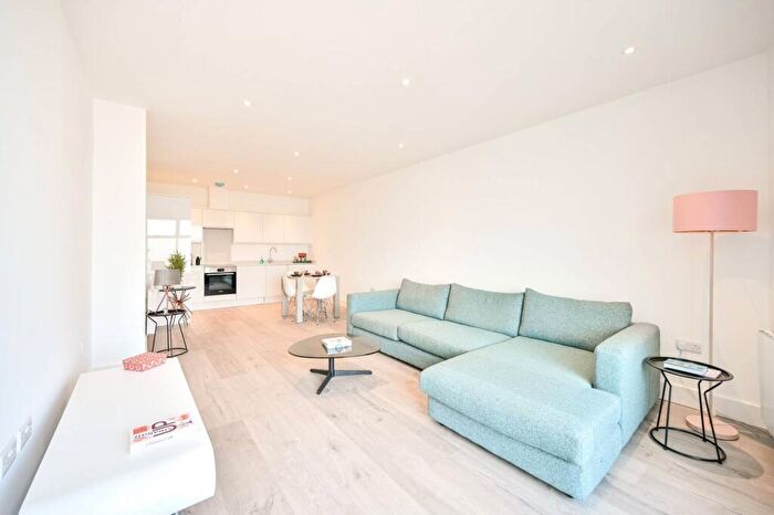 1 Bedroom Maisonette To Rent In Hampden Road, Kingston, KT1