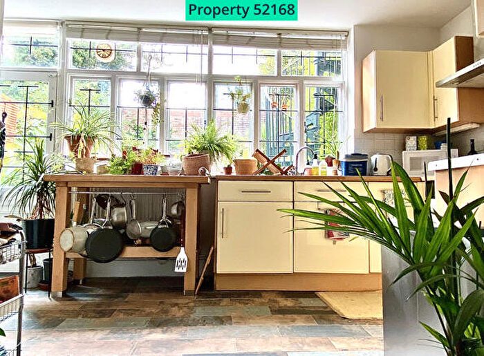 1 Bedroom Flat To Rent In Greenwood Road, London, E8