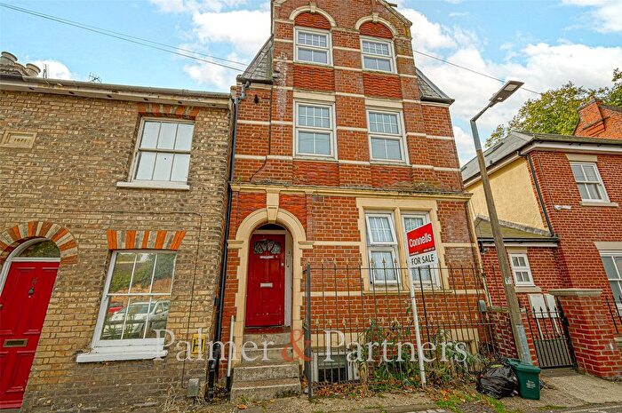 1 Bedroom Flat To Rent In Priory Street, Colchester, Essex, CO1