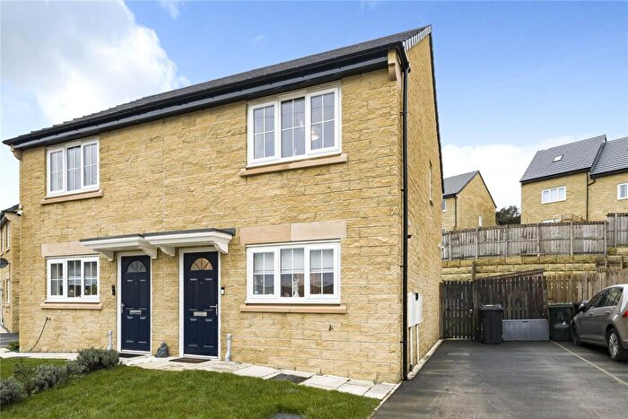 2 Bedroom House To Rent In Meadowlands, Allerton, Bradford, BD15
