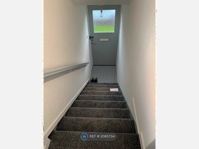 2 Bedroom Flat To Rent In Glenmoy Avenue, Dundee, DD3