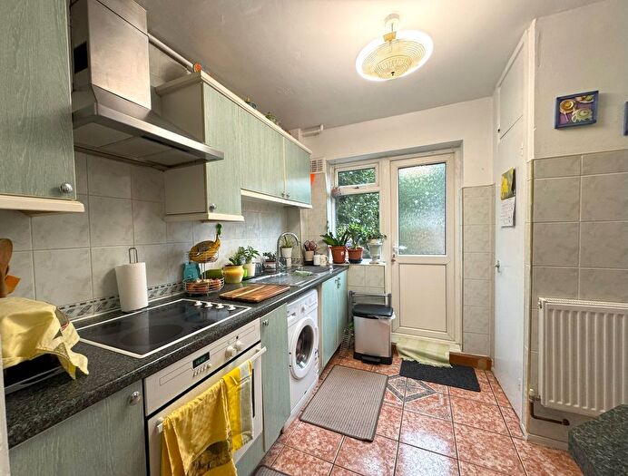 3 Bedroom Terraced House For Sale In Princes Terrace, Plaistow, London, E13