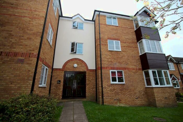 1 Bedroom Flat To Rent In Chagny Close, Letchworth Garden City, SG6
