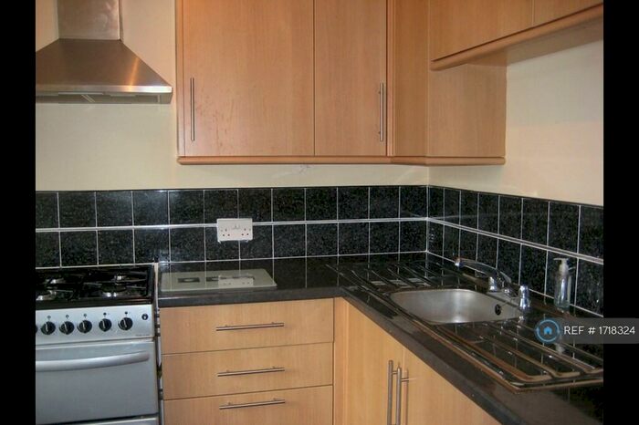 1 Bedroom Flat To Rent In Andrew Court, Manchester, M20