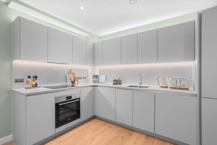 2 Bedroom Flat For Sale In Goswell Road, Islington, EC1V