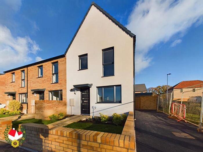 3 Bedroom Terraced House To Rent In Buxton Road, Yate, Bristol, BS37