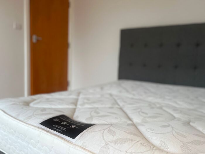 2 Bedroom Flat To Rent In Arch View Crescent, Liverpool, Merseyside, L1
