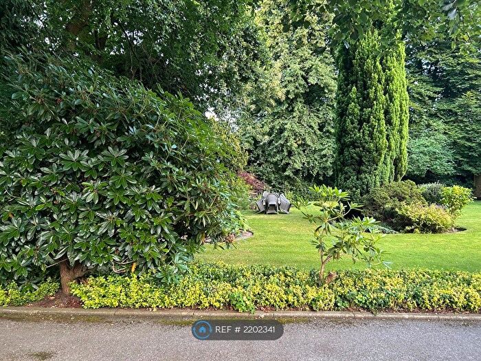 2 Bedroom Bungalow To Rent In Brooklands Road, Sale, M33