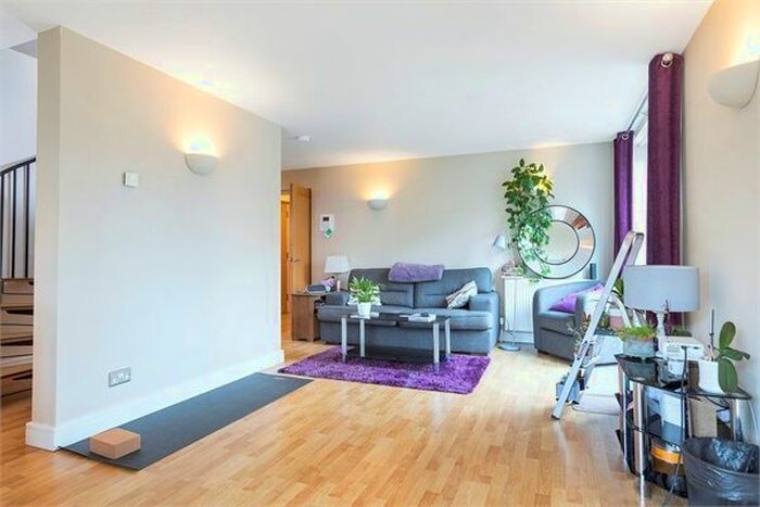 2 Bedroom Flat To Rent In Florin Court, Tanner Street, London, SE1