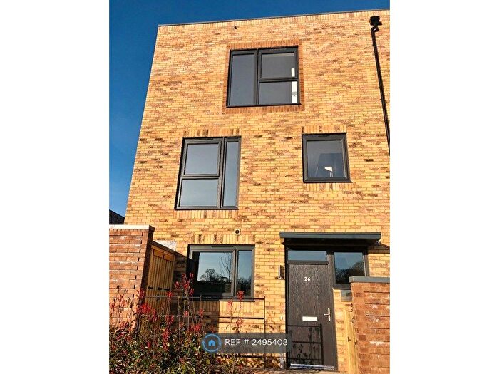 4 Bedroom End Of Terrace House To Rent In Adit Road, Erith, DA8