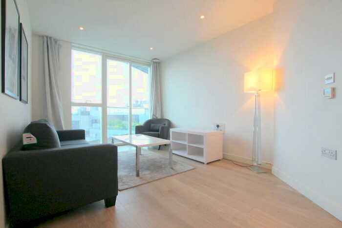 1 Bedroom Apartment To Rent In Saffron Central Square, Croydon, London, CR0