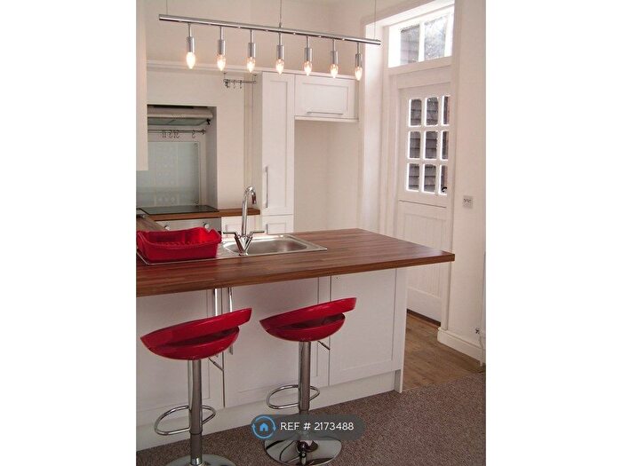 1 Bedroom Flat To Rent In High Street, Sittingbourne, ME10