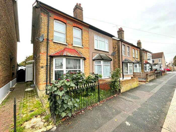 2 Bedroom Semi-Detached House To Rent In Willow Street, Romford, RM7