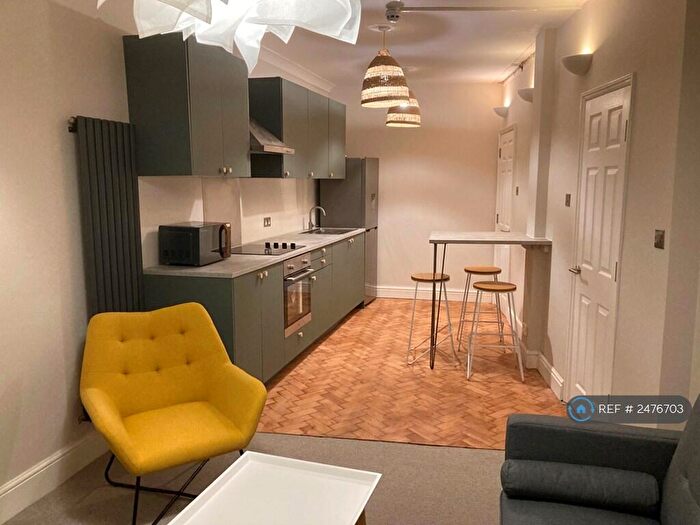 3 Bedroom Maisonette To Rent In New Bridge Street, Exeter, EX4