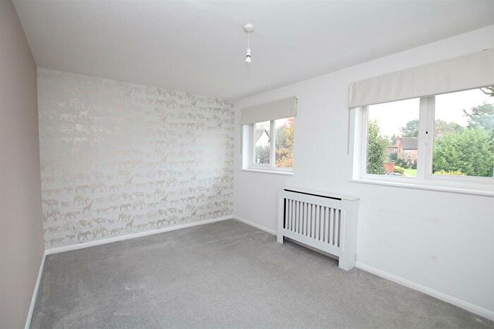2 Bedroom End Of Terrace House To Rent In Coney Croft, Horsham, RH12