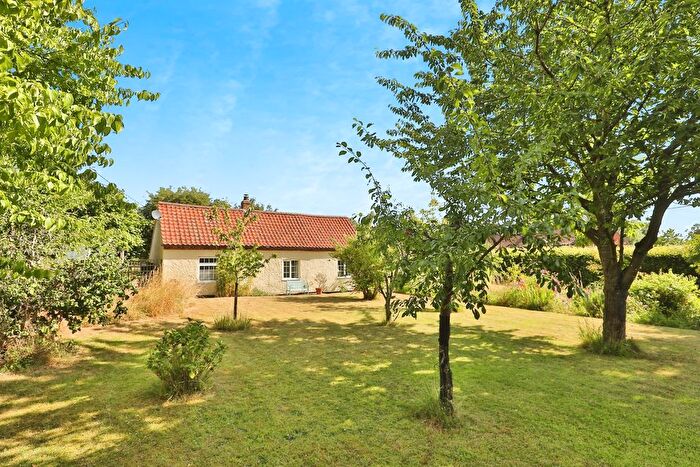3 Bedroom Bungalow For Sale In St James Green, Castle Acre, PE32