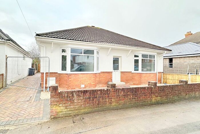 4 Bedroom Detached House For Sale In Ensbury Avenue, Bournemouth, BH10