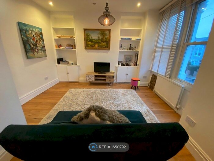 2 Bedroom Maisonette To Rent In Adelaide Grove, London, W12