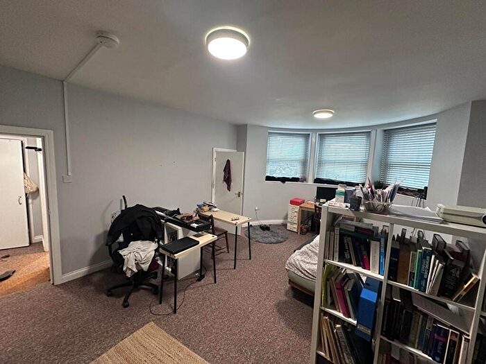 Studio To Rent In Cotham Park, Bristol, BS6