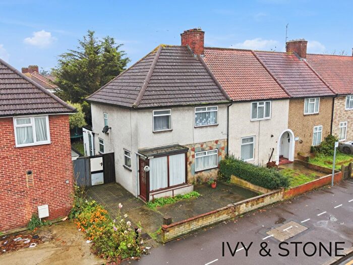 3 Bedroom End Terrace House For Sale In Green Lane, Dagenham, Greater London, RM8