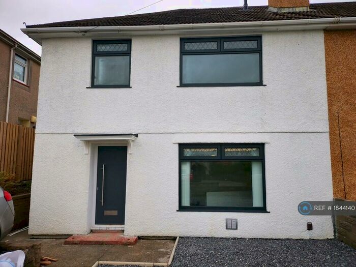 3 Bedroom Semi-Detached House To Rent In Weig Gardens, Swansea, SA5