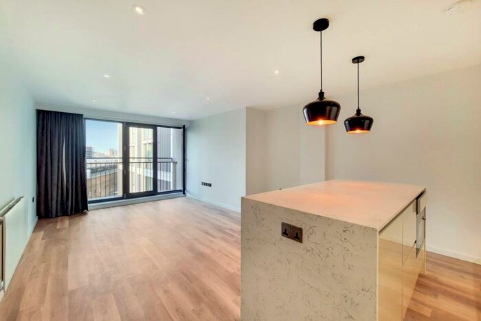 2 Bedroom Flat To Rent In Waterson Street, Hackney, London, E2