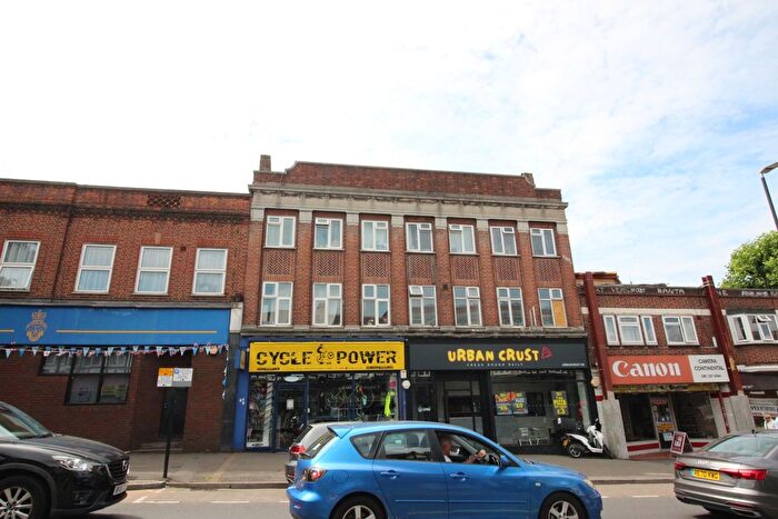 2 Bedroom Flat To Rent In Central Road, Worcester Park, KT4