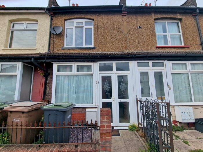 2 Bedroom Terraced House To Rent In Turners Road South, Luton, Bedfordshire, LU2