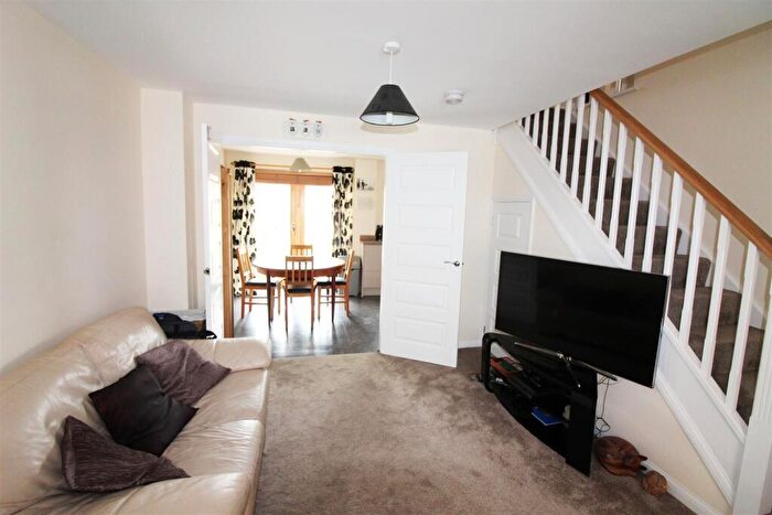4 Bedroom Terraced House To Rent In Oberon Grove, Street, BA16