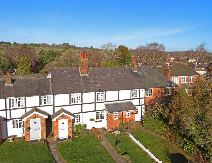 2 Bedroom Terraced House For Sale In High Road, Cookham, SL6