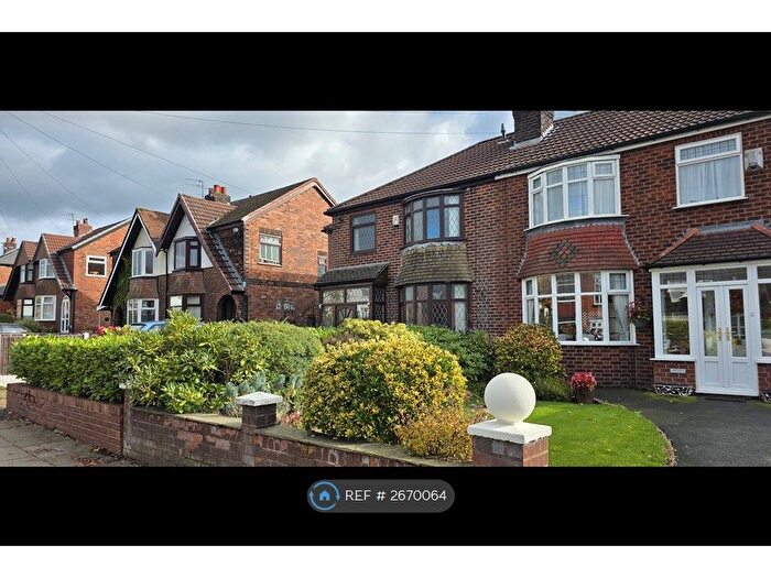 4 Bedroom Semi Detached House To Rent In Newearth Road, Worsley, Manchester, M28