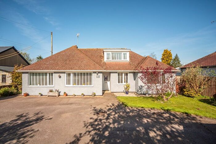 4 Bedroom Detached Bungalow For Sale In Swan Lane, Sellindge, TN25
