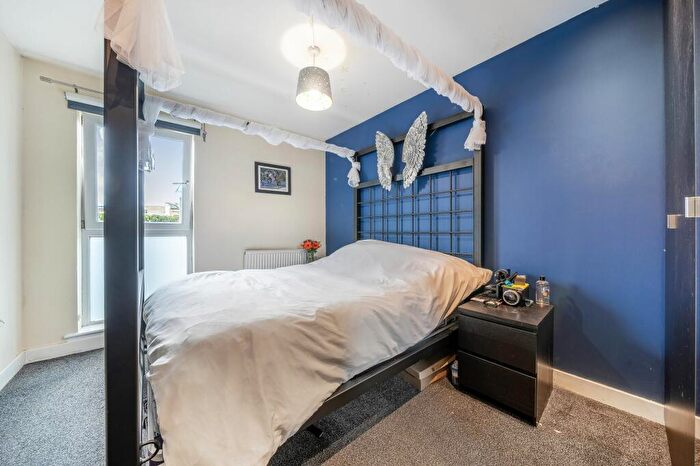 2 Bedroom Flat For Sale In Nicholls Close, Caterham, CR3