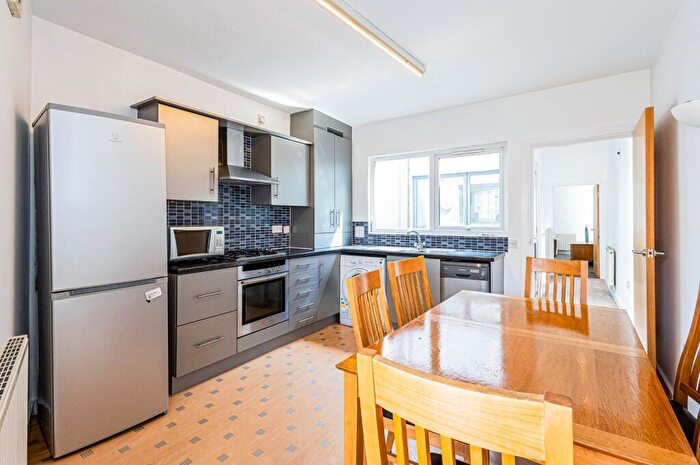 3 Bedroom Town House To Rent In Southcombe Walk, Hulme, Manchester, M15