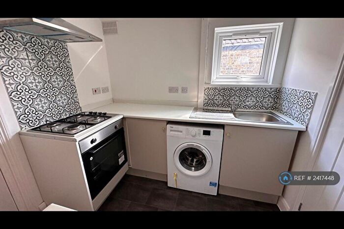 1 Bedroom Flat To Rent In Stratford Lane, Gillingham, ME8
