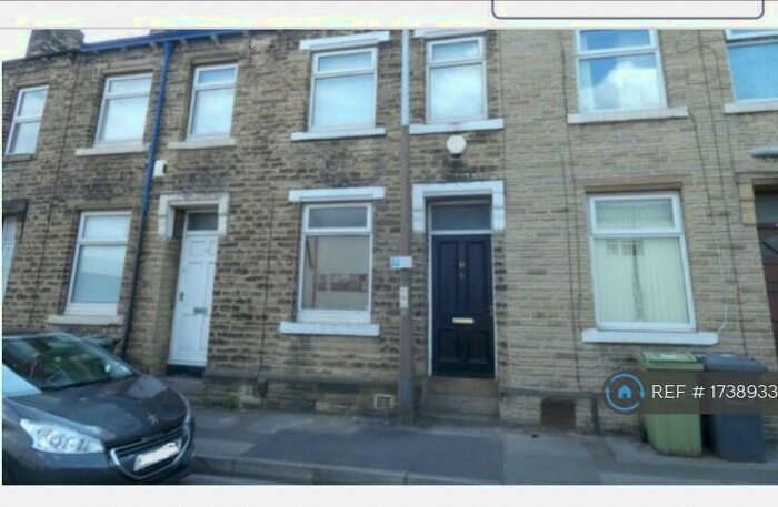 2 Bedroom Terraced House To Rent In Canal Street, Huddersfield, HD1