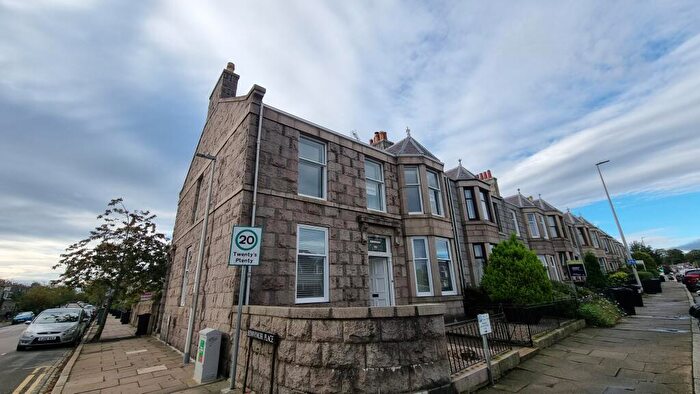 3 Bedroom Flat To Rent In Bonnymuir Place, Midstocket, Aberdeen, AB15