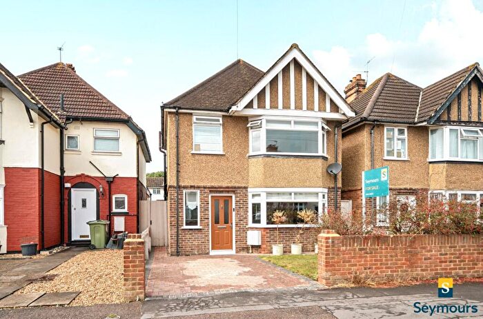 3 Bedroom Detached House For Sale In Beckingham Road, Guildford, Surrey, GU2