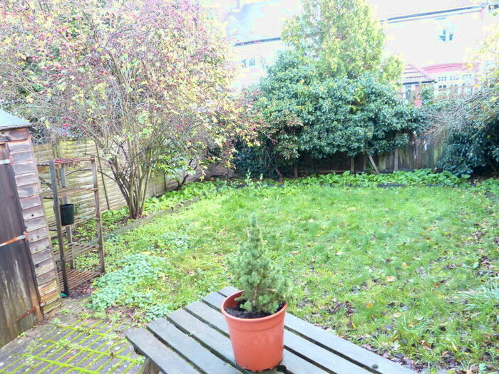 2 Bedroom Property To Rent In Gainsborough Gardens, London, NW11