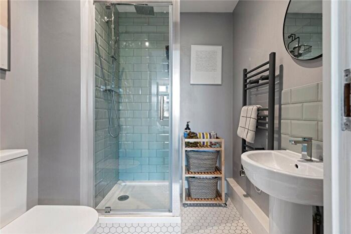 2 Bedroom Apartment For Sale In Martello Street, London, E8 - Photo 6