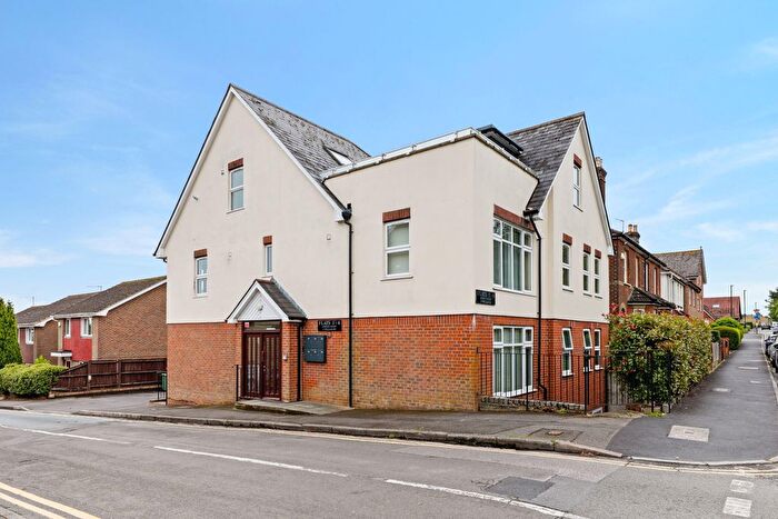 2 Bedroom Flat For Sale In William Road, Caterham, CR3